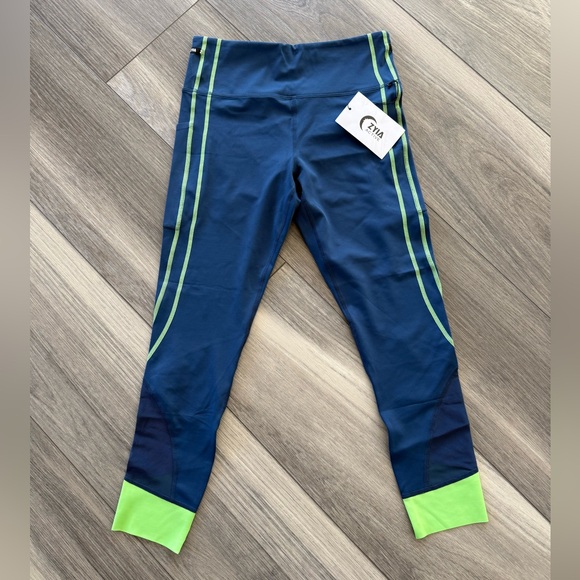 NWT Grass on Navy Game Day Light n Tight Pocket 7/8 24" Leggings Size 6-8 - Picture 3 of 5